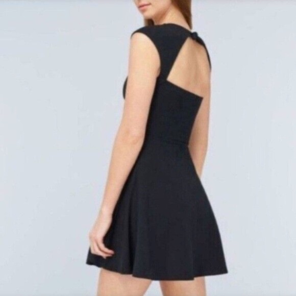 Aritzia NWT Talula Palmetto Dress Fit & Flare Black Mini Skater Cutout - XXS - Picture 2 of 10